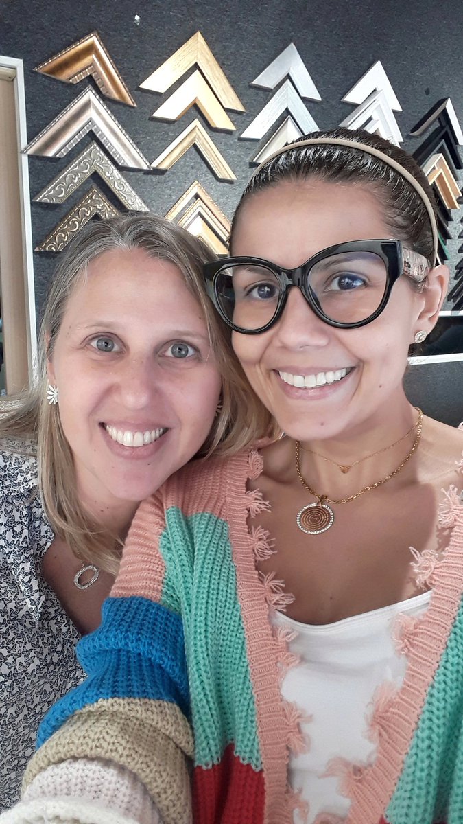 GiselaTunon's tweet photo. Hoy conocí a esta tuitera hermosa y dulce con ojos verdes como canicas!🤩
@MoniqueAckerman
Atención súper en #SuperPoster 👌🏼
#FullRecomendado #Agradecida https://t.co/tNQFADD6Kh