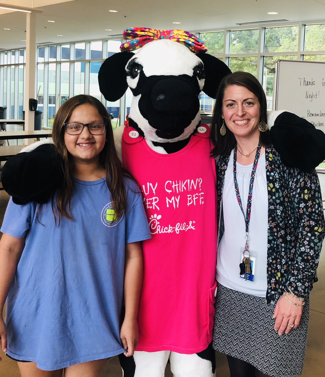 WRMustangs's tweet photo. Come visit us, from 5:00 to 6:00 pm, for Curriculum Night! We have lots of information to share, $3.00 Chick-fil-A sandwiches, and a super cute mascot! https://t.co/Cfh1ykfjpl