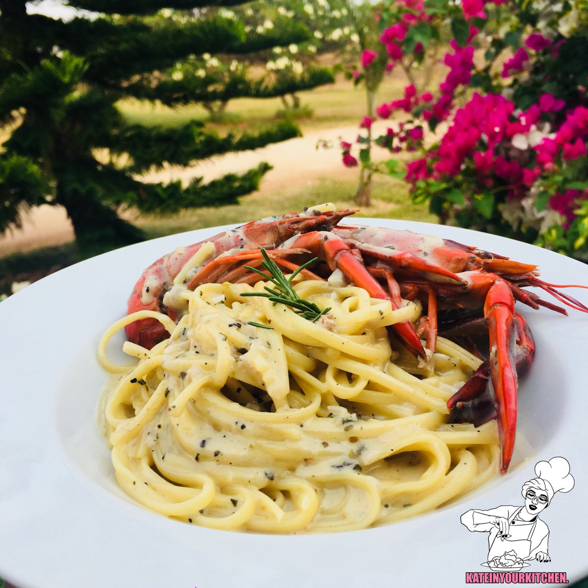 kattleyaOrkd's tweet photo. No lie i was super chuffed with this meal. Plus it made for a pretty snap. Creamy garlic and rosemary  crayfish linguine.The Kafue crayfish was so fresh they were moving.I screamed!lol 
#KateInYourKitchen #KIYK #ChefsOfZambia #Zambia2TheWorld https://t.co/g1vVK8ELGR