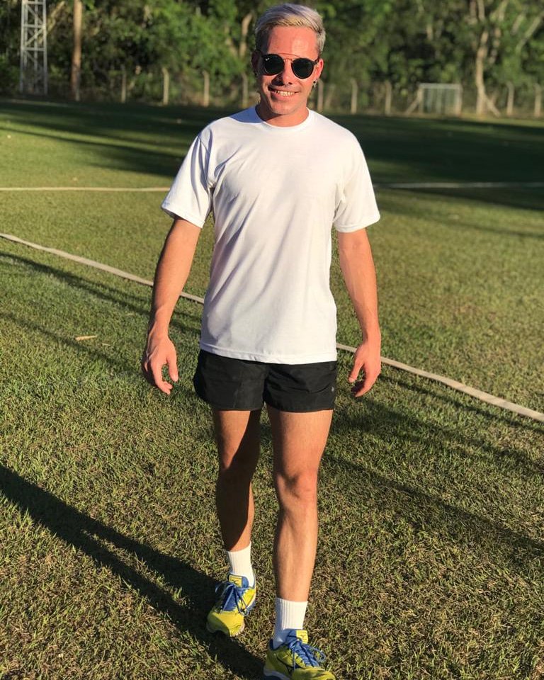 universodoeric's tweet photo. Ninguém é igual a você, e isso pode ser sua grande arma.

#blogueiro #blogger #follow #blogs #blogpost #bloggerlove #bloguidores #bloggerlife #likelike #gay #photo #boys #picture #gayguys #man #followers #gayboy #followme #men https://t.co/YRu7LZvJI9
