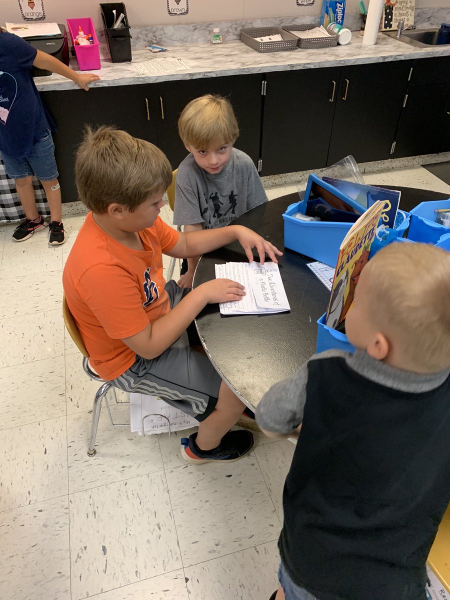 annaespangler's tweet photo. When kindergarten and 3rd grade unite....magic happens!! My Kinder babies loved having their third grade buddies teach them fun facts about recycling. And how cool that @stephbru377 ‘s t shirt is made out of plastic!!! https://t.co/FEmIARY1qs
