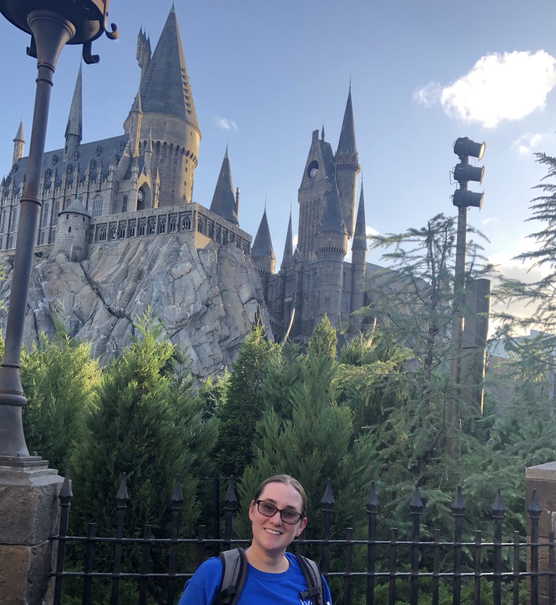 ashleyashes454's tweet photo. So happy that I work for a company that understands play is as important as work.... enjoying some Harry Potter at universal studios courtesy of Cracker Barrel! #lovewhatyoudo #eatshopwork https://t.co/g3feg8JYp5