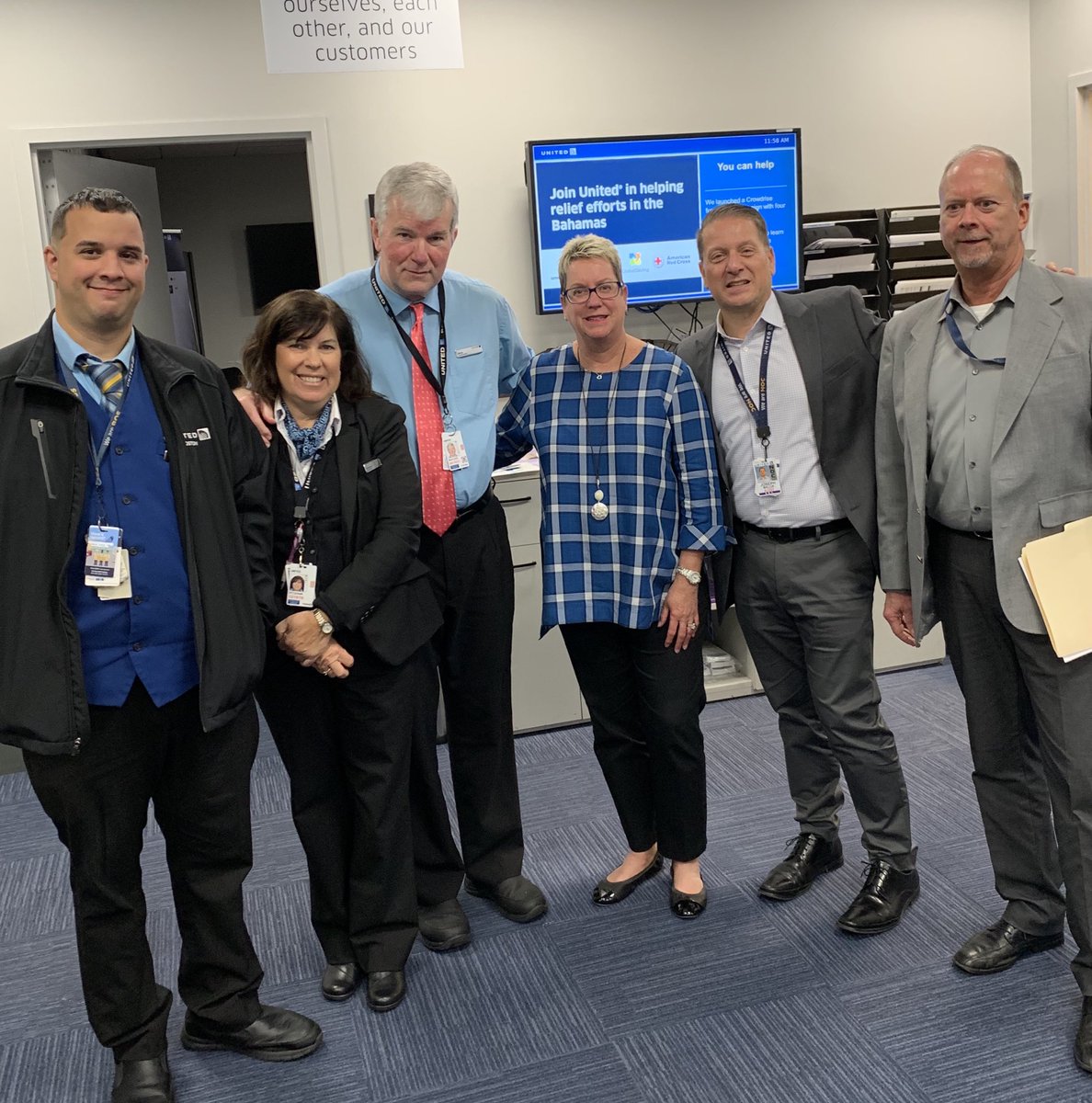 Customer Solutions & Recovery/De-Escalation team sharing insights with AO and Inflight teams! BOS rocks! ⁦@jacquikey⁩ ⁦@ChrisPainter21⁩ ⁦@SMullenmeister⁩ ⁦@cumiskey_kevin⁩ ⁦@DeanWhitt44⁩ #BeingUnited ⁦@weareunited⁩ ⁦@JenOB_United⁩