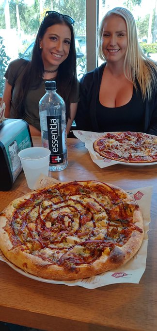 Yummy @MODPizza tonight with @missvanessacage and @NBProductions1 😊🍕 https://t.co/99Nx0tC9NZ<a class="tags" target="_blank" title="On Twitter" href="/?out=eyJ0eXAiOiJKV1QiLCJhbGciOiJIUzUxMiJ9.eyJpYXQiOjE3MjIxMDA0NTAsImlzcyI6InR3cG9ybnN0YXJzLmNvbSIsIm5iZiI6MTcyMjEwMDQ1MCwiZXhwIjoxNzUzNjM2NDUwLCJyZWRpcmVjdF91cmwiOiJodHRwczovL3R3aXR0ZXIuY29tL01PRFBpenphIn0.x0sgelFULBllPtuVSambPcqdtoewgicZysa2AwCRmwyhk_U68Pc7_zzQuds7NpyRHcClQzSQhhgC1hWjE0-Hog">@MODPizza</a><a class="tags" target="_blank" title="On Twitter" href="/?out=eyJ0eXAiOiJKV1QiLCJhbGciOiJIUzUxMiJ9.eyJpYXQiOjE3MjIxMDA0NTAsImlzcyI6InR3cG9ybnN0YXJzLmNvbSIsIm5iZiI6MTcyMjEwMDQ1MCwiZXhwIjoxNzUzNjM2NDUwLCJyZWRpcmVjdF91cmwiOiJodHRwczovL3R3aXR0ZXIuY29tL21pc3N2YW5lc3NhY2FnZSJ9.U7OmAEMl3nYf7W646DtqvOWwjB_Eok_za7QW-fFSwrkRPPCsEyRqPKdmWXoyYTkxDQzH_bs0imyVth4T1XPbig">@missvanessacage</a><a href="/tag/prettylittleliars"class="tags"><span>#prettylittleliars</span></a>