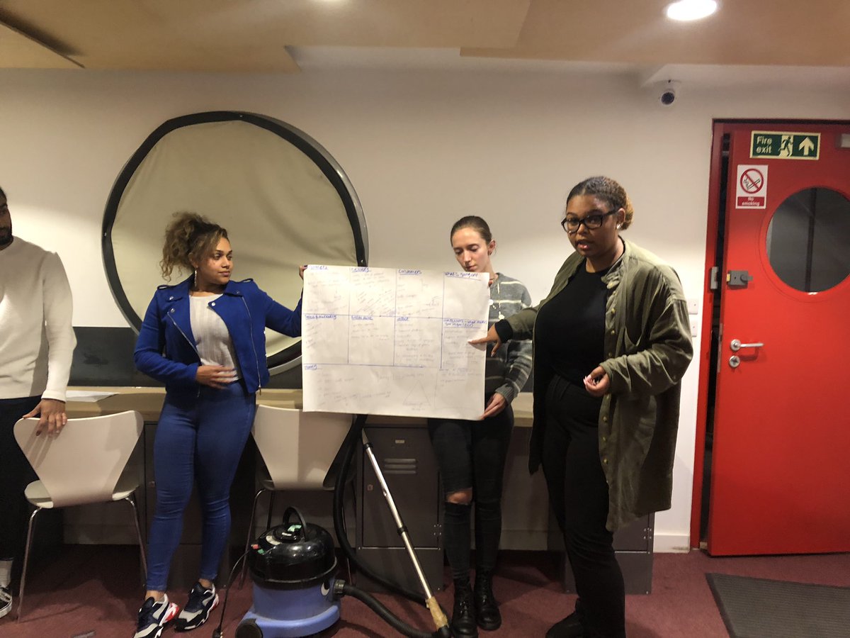 SocialArkCIO's tweet image. Love that our #FoundingMembers  who #CoDesigned our new &amp;amp; improved Step Up programme are now #CoDelivering it too! Massive shoutout to @_humanistics &amp;amp; @BreakingChainsX #SocialArkFamily #LivedExperience Also huge thanks to the lovely Beverley for looking after us @redboxlbc