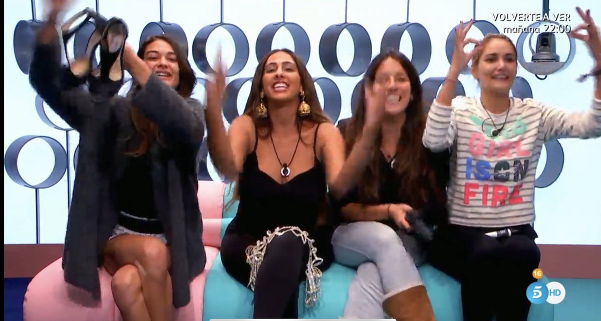 eskartxa05's tweet image. Que gozada ver como @adara_oficial expulsa a esta mugre una por una!#GHVIPGala5 
#GHVIP30 
#AnimoAdara