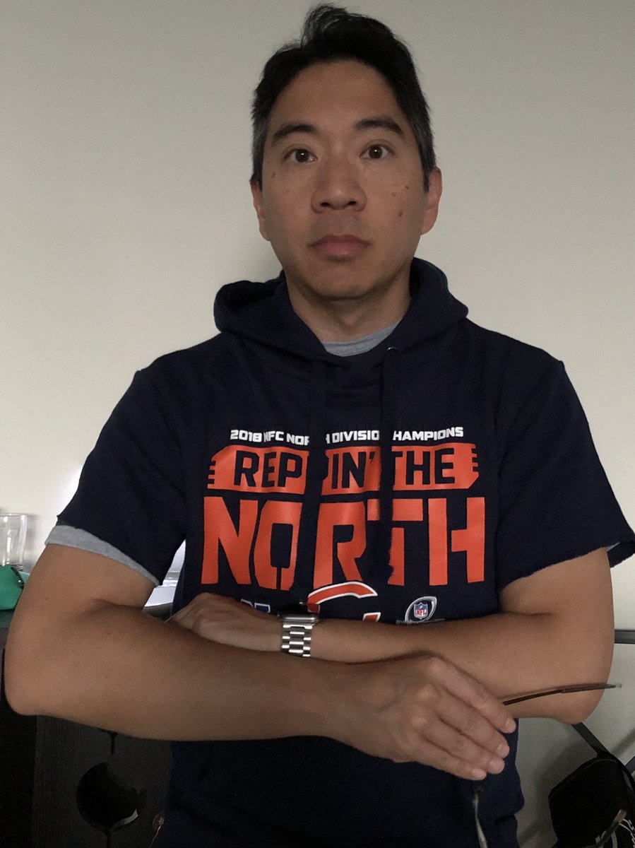 g_john_roca's tweet photo. It happened. I decided to give a nod to my current situation #chicagoaninboston (at the suggestion of another #chicagobearsfan ) and made a #belichickhoodie out of a #chicagobearsnfl sweatshirt #belichickyourselfbeforeyouwreckyourself #beardown #chicagobearsnation https://t.co/tQ06ddaHhX