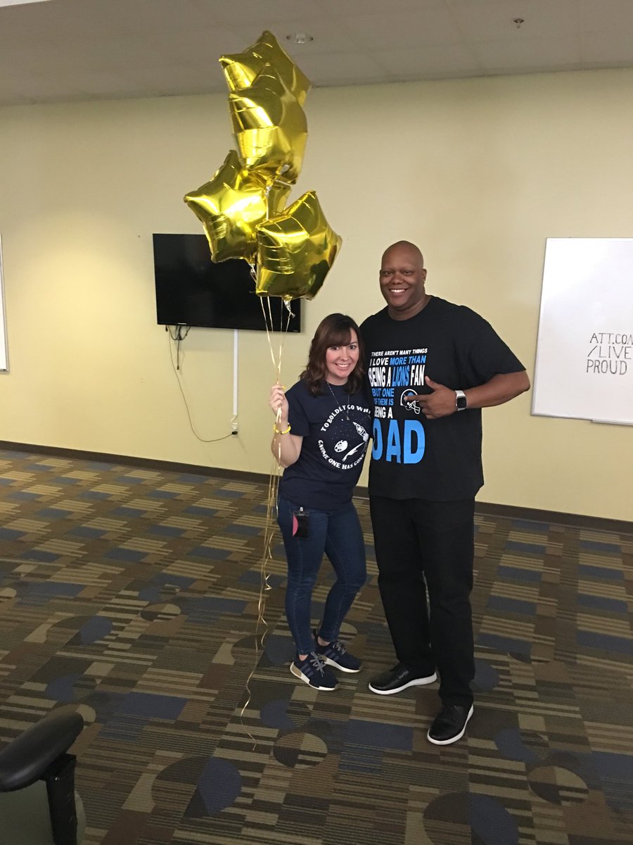 CrystalJMascar1's tweet photo. Sarah getting her money 💰💰💵💸 4 AAL!!!! Awesome Job Sarah!👏🏼👏🏼⭐️ ⁦@ATT⁩ ⁦@Sarah_EVV⁩ ⁦@RyanCole1623⁩ ⁦@DrewsDynasty1⁩ ⁦@DrewsDynasty1⁩ ⁦@RyanCole1623⁩ #RedHats ⁦@EvansvilleMss⁩ #FieldsFam #TuggleNation #BestYearEver https://t.co/UZMSe6bLaA