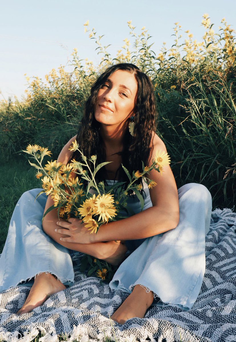 Reagan_Covalt's tweet photo. Unbothered &amp; untamed. 🌻 https://t.co/FbSeW8ko0l