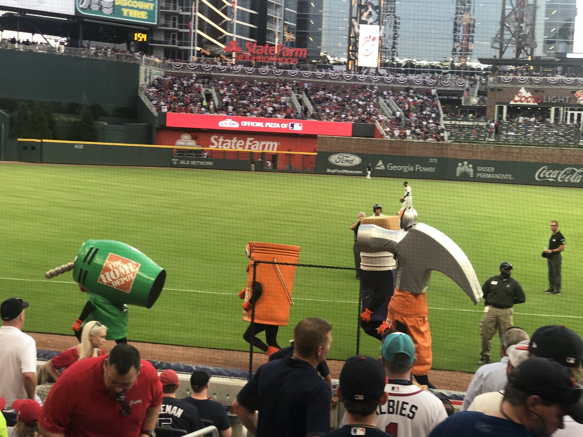 SHix_HD's tweet photo. Always a favorite!!! 🧡 #toolrace #gobraves https://t.co/RhtdwOe3gp