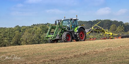 StevesCamera's tweet image. Fall haying in VA made me miss drilling wheat in CO.  #farming #harvest #fendt