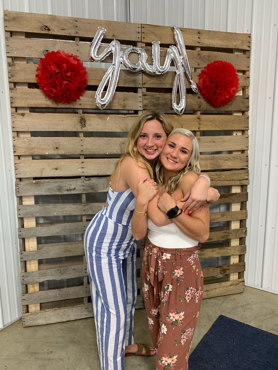 sydneylayne__'s tweet photo. national bf day💘 https://t.co/UTfRRgAPbG