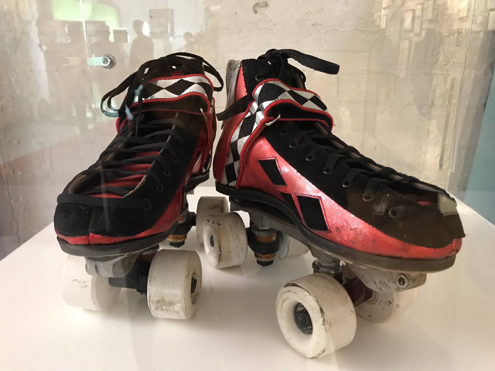 Para un día de viaje Prestigioso caloría harley quinn roller skates escolta Hábil empleo