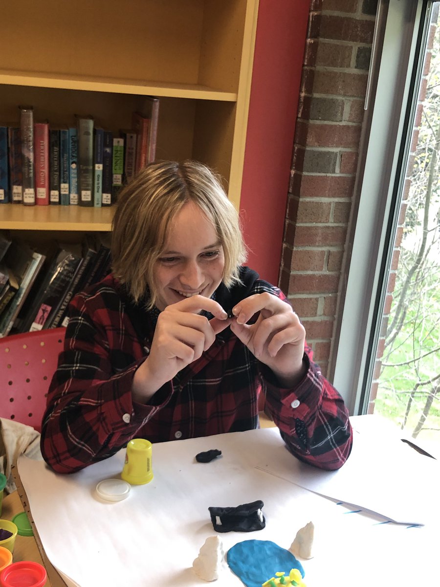 MagistraSolomon's tweet image. #APLatin students @stjohnsprep creating representations of the North African coast as described by #Vergil in his famous ecphrasis in the #Aeneid. Inspired by @WickedDecent and @amyburvall #intentionthebook.
#latinteach #loqlat #EveryOneCanCreate