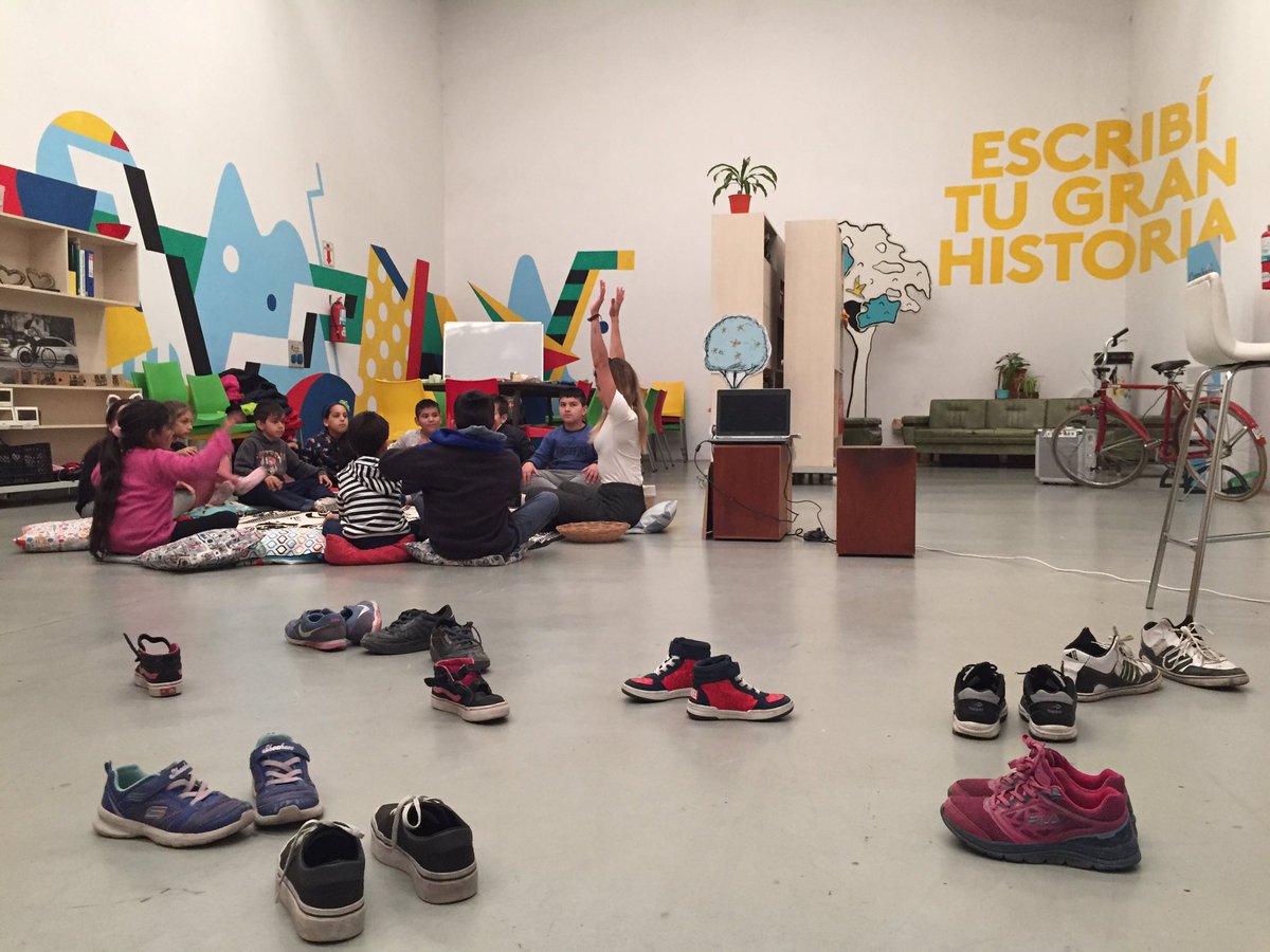 PerassiLuisina's tweet photo. Hoy en @eldesafio imaginamos con los niños la ciudad del futuro.  Pero antes: nos relajamos🧘🏽‍♀️ https://t.co/g68MqnSrlK
