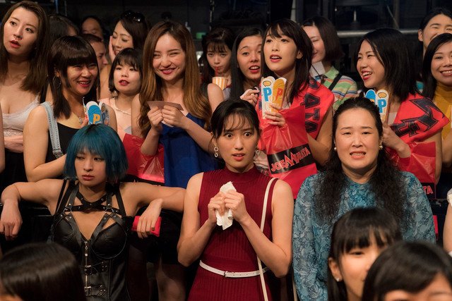 eiga_natalie's tweet photo. 椎名桔平演じる詐欺師・村田が人々を翻弄、「愛なき森で叫べ」新カット7枚
https://t.co/bXSdkevWJY

 #愛なき森で叫べ #椎名桔平 #満島真之介 #日南響子 #鎌滝えり #園子温 https://t.co/b0BOyVk6JJ