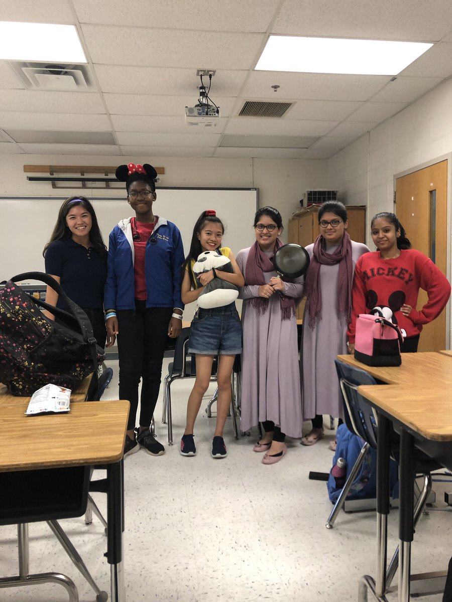 PixelFish416's tweet photo. ITS SO FLUFFY i'm GONNA DIE!! #lancerspirit20 https://t.co/Qbd2Hlq07Y
