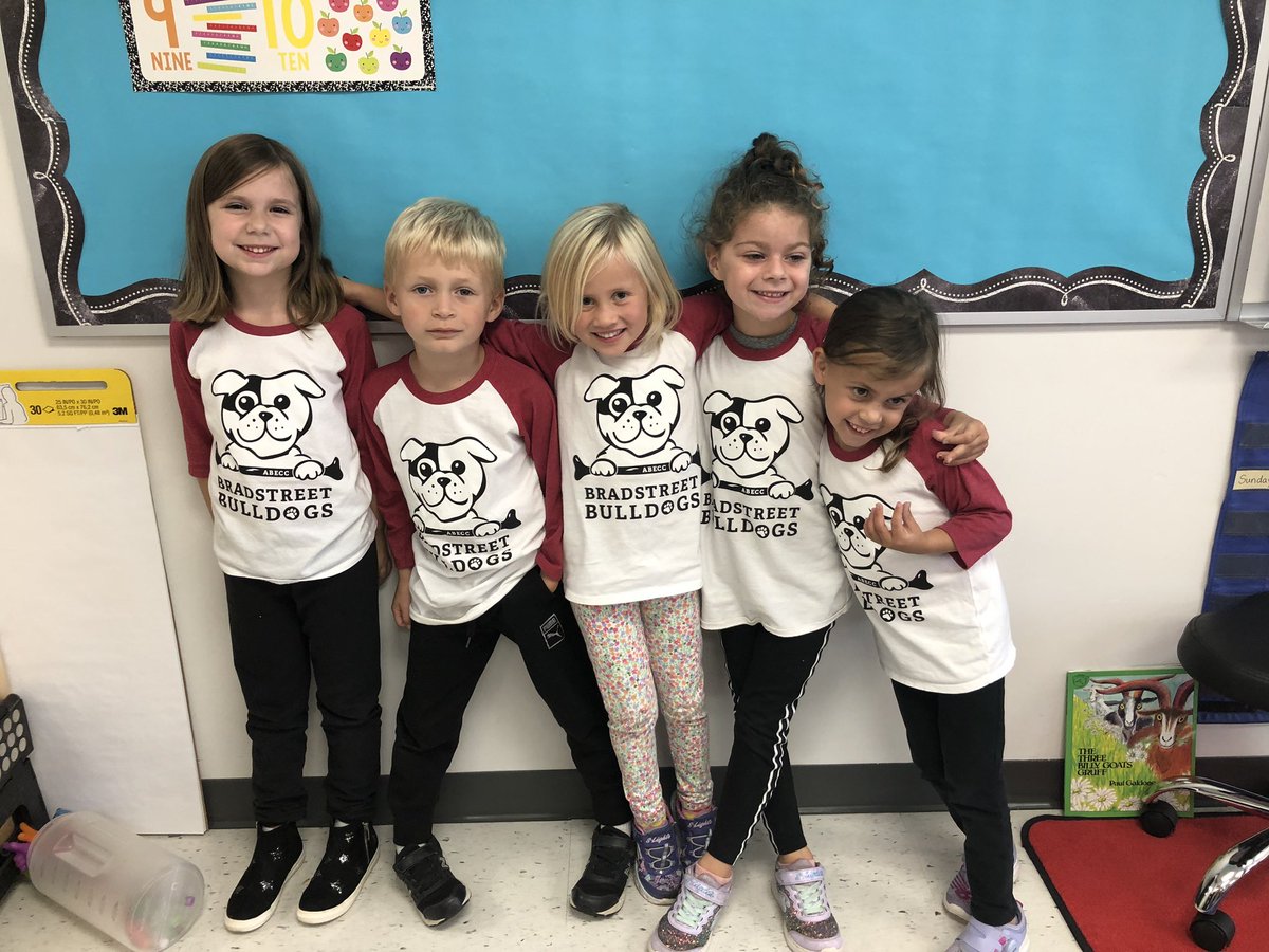 MissFarrKinder's tweet photo. Happy spirit day! #Bulldogs #ABECC https://t.co/FdoykiB8cq