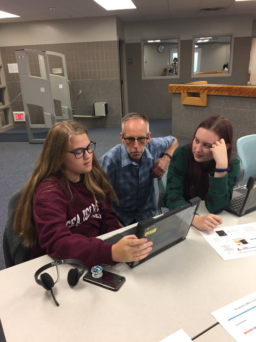 JSaloky's tweet photo. Monsieur Cope led his French 2 students on a screencast-o-matic journey today helping them to record videos of the rooms and items in their homes. The new and improved 9th grade media center allowed students to record in a variety of locations. #SFLearns #LevelingUpLearning https://t.co/mDhtqOMVRO