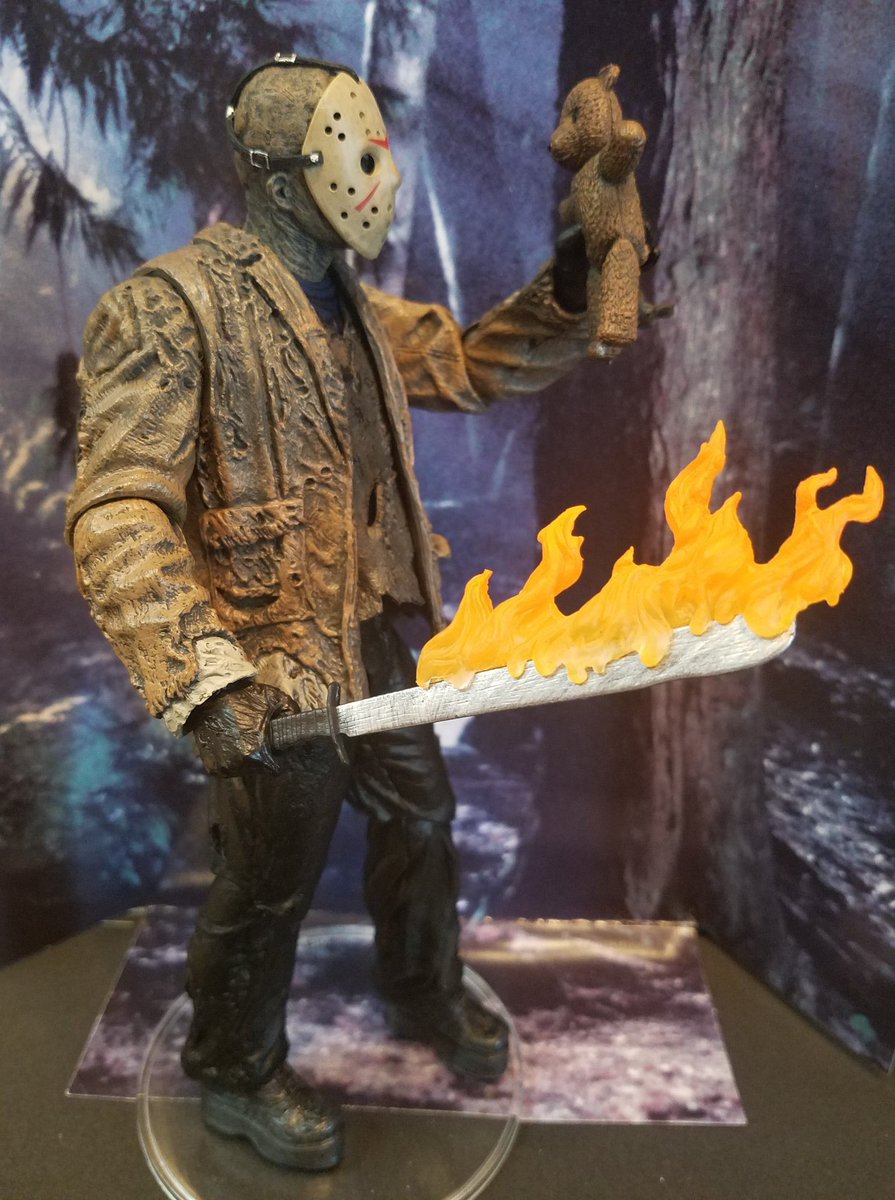 LoL_Its_Lizzie's tweet photo. Hey hey! Here is my FvJ Jason out of the box, he's so cute! @NECA_TOYS The details on him are amazing! I used the box background art.
🖤🎃🖤🎃🖤
#NECA #FreddyvsJason https://t.co/T3CgP3v5JL