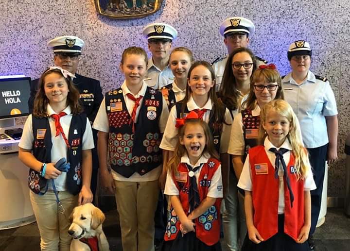 CGAUXATX's tweet photo. Flotilla Austin Auxiliarists with the American Heritage Girls at the past Honor Flight Austin on September 21st 2019 https://t.co/QjMYJObse8