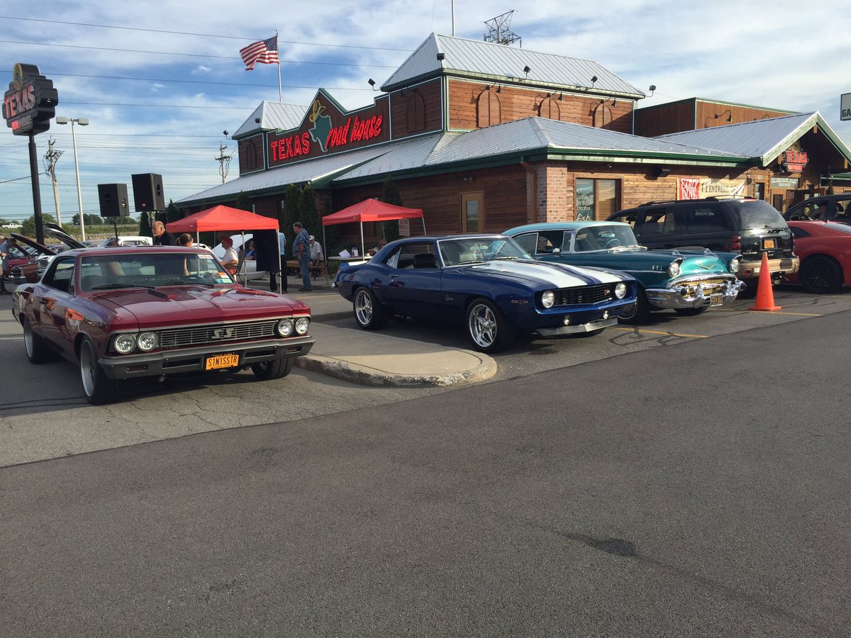 BuffaloMotorama's tweet photo. @Barrett_Jackson @MotorTrendTV @CristyLee09 Hi Cristy! my SiniSSter Chevelle, 69 Camaro, and dads 57 Chevy. All home built in one car garages https://t.co/zcXPquRqro