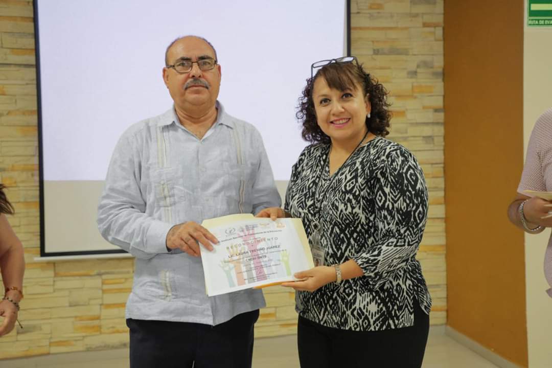 La Comisión Estatal de Derechos Humanos y la Sección 21 del SNTE dieron a conocer a l@s ganadores de los Certámenes de Expresión Artística <a href="/sntejovennac/">SNTE Joven Nacional</a>  <a href="/SnteNacional/">SNTE Nacional</a>  <a href="/SNTE21/">SNTE21</a>  <a href="/GpeSalinas/">Gpe. Salinas</a>  <a href="/MendivilZazueta/">José Mendivil</a>  <a href="/CNVinculaSNTE/">C. Nal. Vinculación</a>  <a href="/CNDH/">CNDH en México</a>  <a href="/JFedericoCB/">JFederico CantúB</a>  <a href="/RobertoVsquezC1/">RobertoVásquezCastro</a>  <a href="/Betancourt581/">Betancourt58</a>