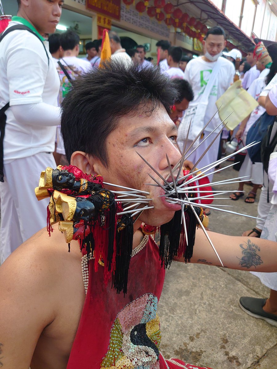 カルマバザーロ 信者が神様となっていきます プーケット ベジタリアンフェスティバル T Co Klhrwv51mh Twitter