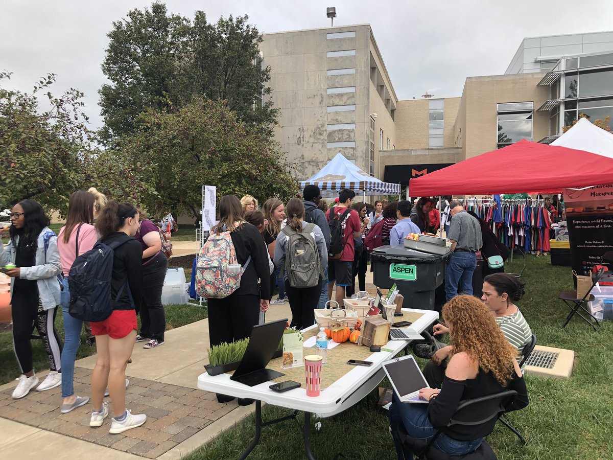 CoreValuesatMU's tweet photo. HUGE thank you to everyone that showed up at the @MaryvilleU Farmers Market! We appreciate all of these amazing vendors and the students that came to the event to celebrate Sustainability Month! https://t.co/ZSxnRnaXDs