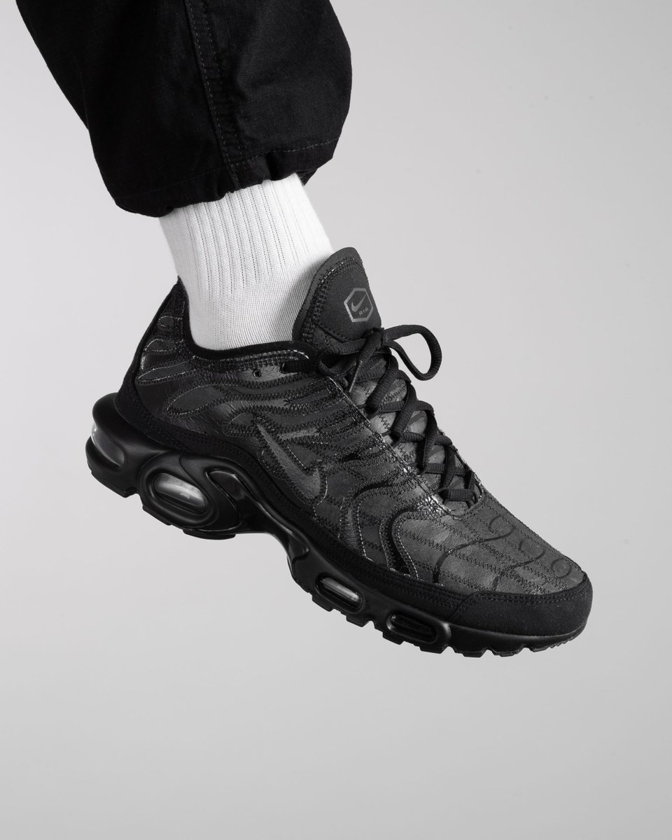 air max plus deconstructed black