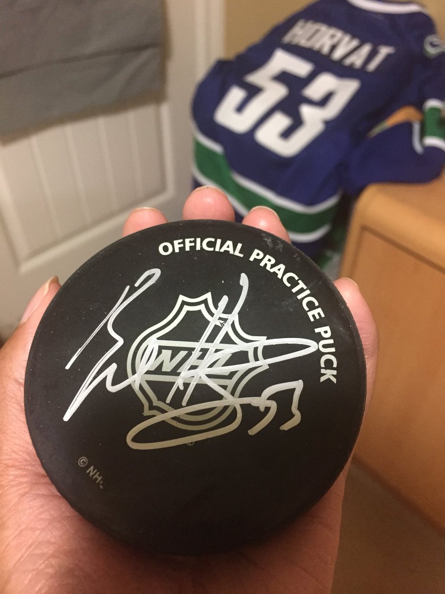 Canuckgirl20's tweet photo. Happiness 💙 #thanksBo https://t.co/MJg1hkwn3t