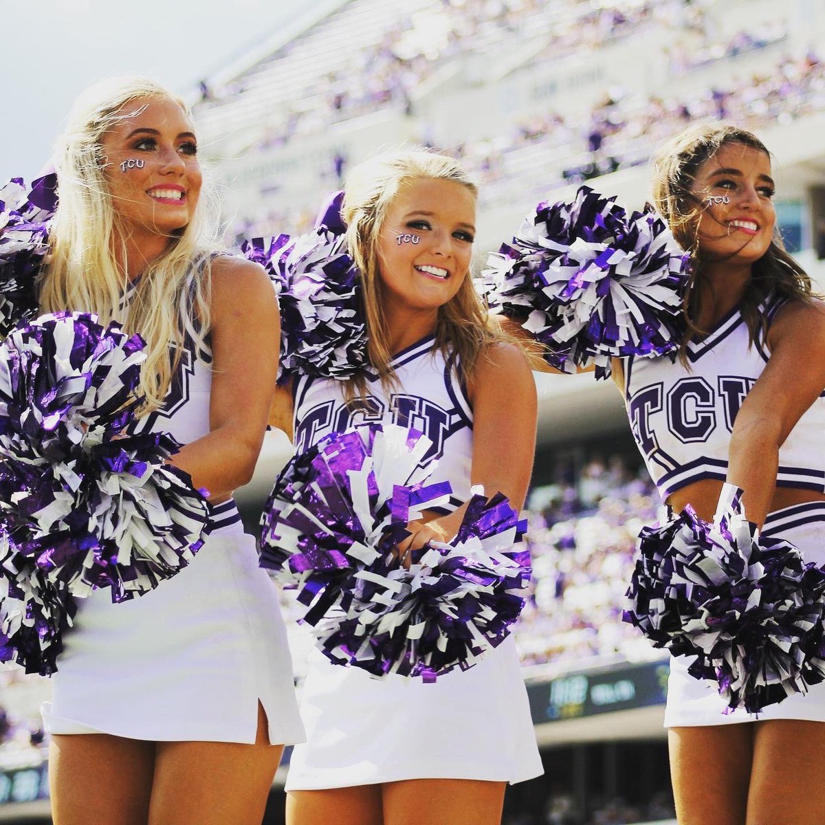 RoadTripSports's tweet photo. #CollegeFootballAmerica caught some #TCUFootball spirit during our visit to Amon G. Carter Stadium last Saturday. #TCU #HornedFrogs #FearTheFrog #GoFrogs #CarterBous ProtectTheCarter #TCUCheer #TCUPom #TCUShowgirls #Superfrog #RoadTripSports #NFF #CFB150 #FootballTillFebruary https://t.co/HlFke6ZL2r