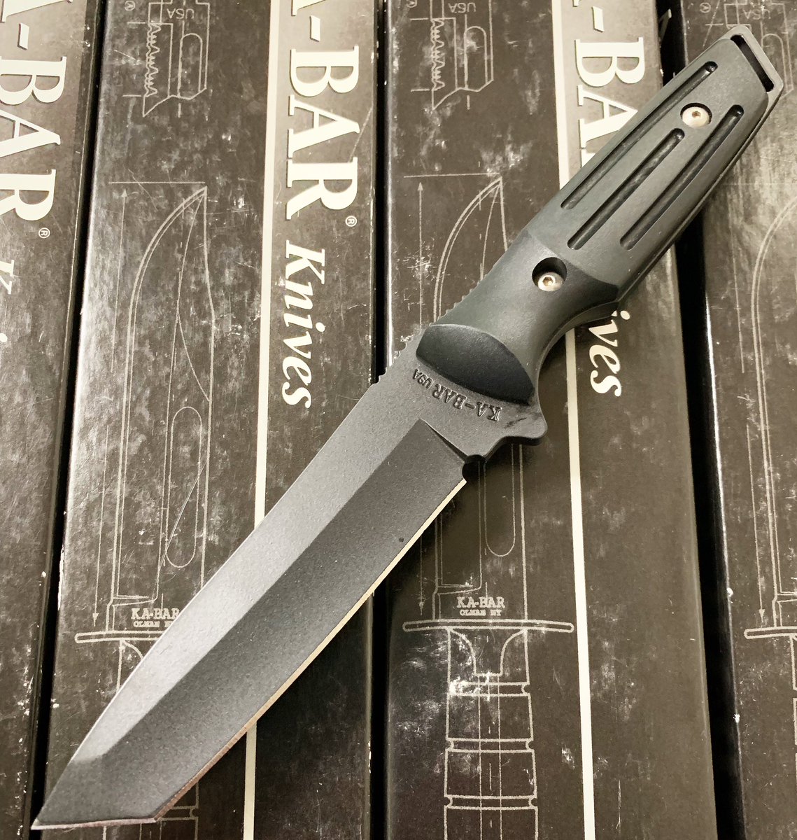 Taking it back with the discontinued KA-BAR 1460 Impact Series for #ThrowbackThursday #TBT #retro #vintage #oldschoolcool #Americana #KABAR