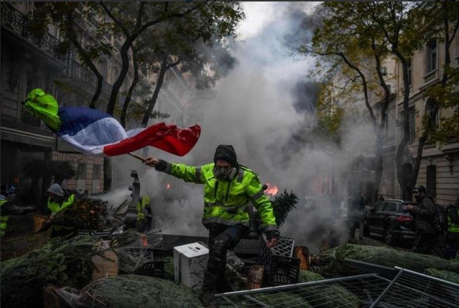 ⚽️φ🔻 1,6kmouskieva φ💣Macron EXPLOSION !!⚽️ tweet media