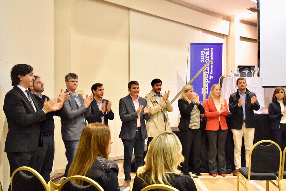 En la ‘Expo Litoral 2019 de Pharma &amp; Perfumería’, entregamos certificados a jóvenes que consiguieron empleo en el rubro, a través del Programa de Inserción Laboral que implementamos desde la <a href="/OEmpleoCtes/">Oficina de Empleo Corrientes</a>.