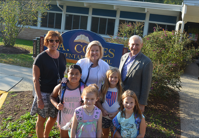 alsmithmayor's tweet photo. Participated in #InternationalWalkToSchoolDay. This event raises community and global awareness about walking safety to school and promoting a healthy lifestyle. https://t.co/bNSTnvzKO3
