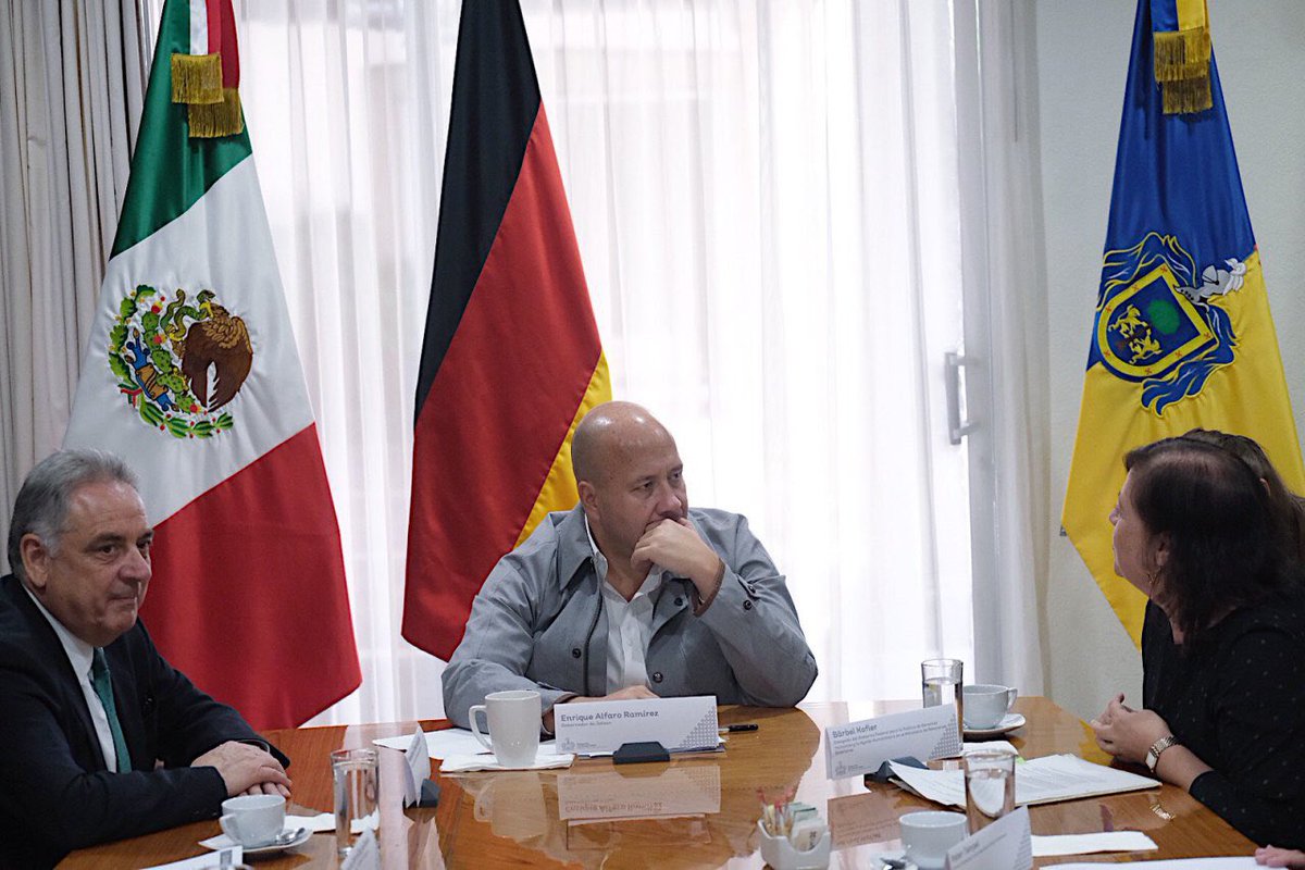 MacedonioTamez's tweet photo. La importancia de refrendar los lazos de amistad y cooperación entre Alemania y Jalisco es trascendental. Hoy contamos con la vista de la Delegada para Derechos Humanos y Ayuda Humanitaria, Bärbel Kofler y el Embajador de la República Federal Alemana en México, Peter Tempel https://t.co/x1MJPxilLm