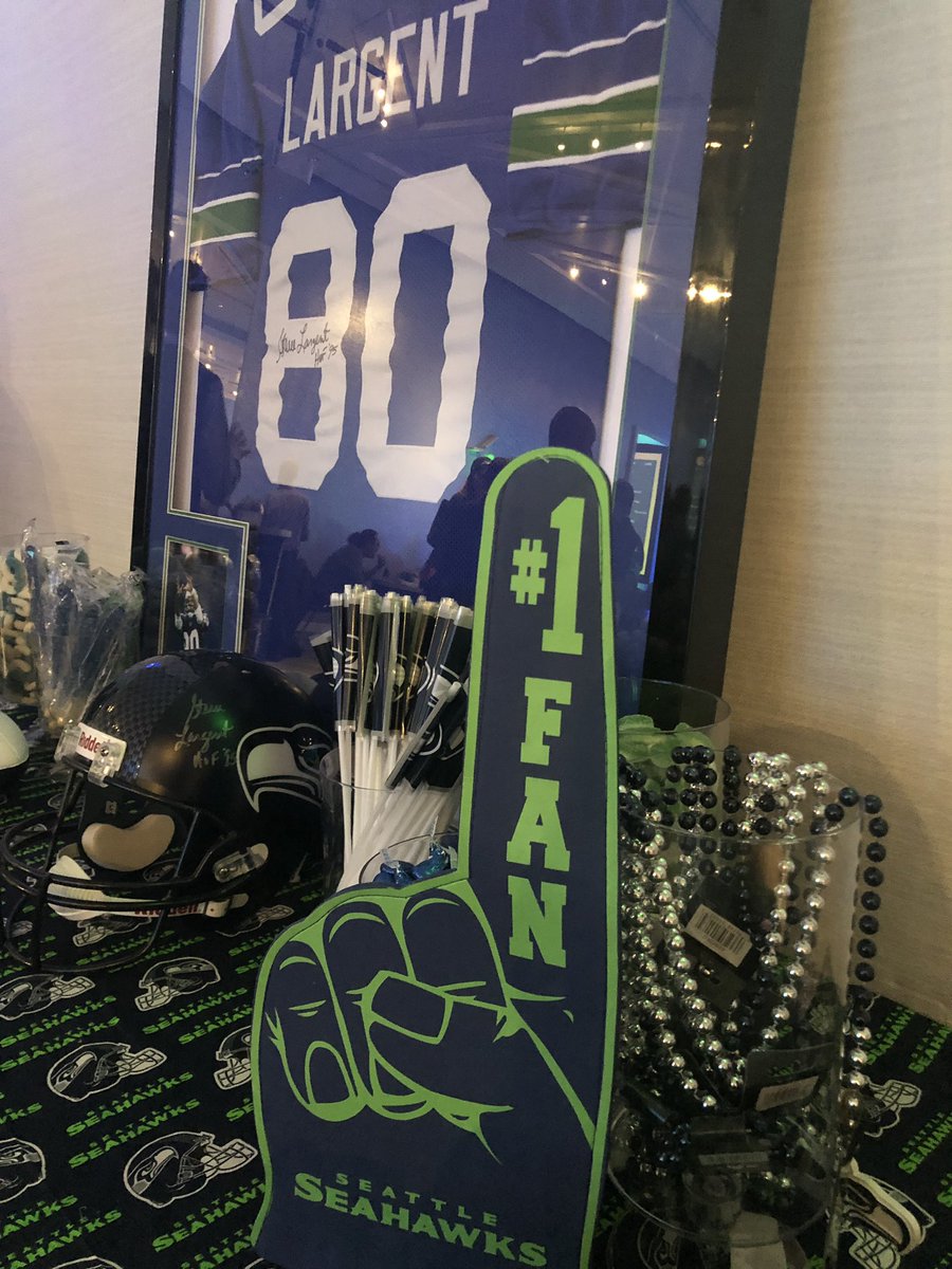 Nintex's tweet photo. What a way to wrap up #NintexProcessFest - go #Seahawks! https://t.co/mPrd42EI2M