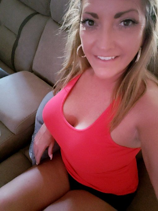 I haven't posted in a while hope y'all are well its still 94 here today https://t.co/fyfta8fxID<a href="/tag/happyfridaytwitterworld"class="tags"><span>#happyfridaytwitterworld</span></a>