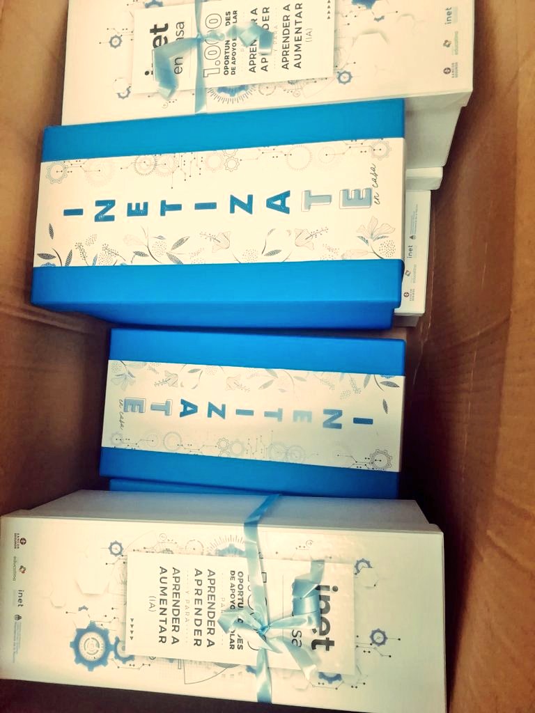 P_Aristizabal's tweet image. #InetEnCasa , con el apoyo de @sancorsegurosar hicimos entrega de 350 mil #LearningCards cada caja dice  "1000 oportunidades de apoyo escolar, de aprender a aprender, de aprender a aumentar #IA "  inetencasa.com.ar 
#educación #EdTech