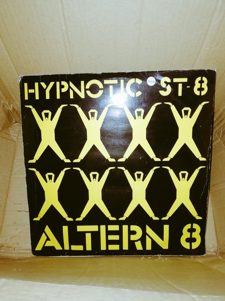 mackillah's tweet photo. had a chance to dig this gems at Joe's Mac Record b4 they close, sick cover artwork & classic tune
Altern 8 - Hypnotic St-8 NWKT49 1992
Sleeve Designed by Elena Massucco
#networkrecords #techno #hardcore #breakbeat #coverartwork #rave #inkoctober
@WeAreAltern8 @mark_archer https://t.co/lf64V0OdgU