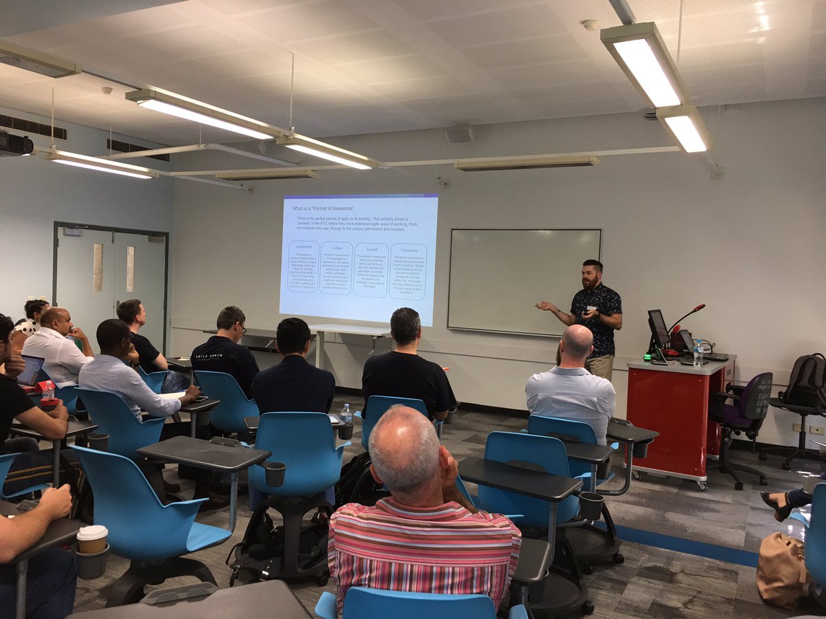 alex_sloley's tweet photo. @holastickboy - Talking about #PocketsOfAwesome at #LASTConf! #Agile https://t.co/WTTDSjIULP