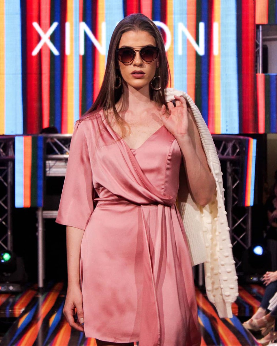 tolon_FM's tweet photo. • Desfile Tolón FASHION WEEK • 

@xinfony talento venezolano presente en el #TolonFashionWeek 

#semanadelamoda  #fashionweek #modavzla #tbt #pasarela #model #style #fashion https://t.co/r1lJXcfgvw
