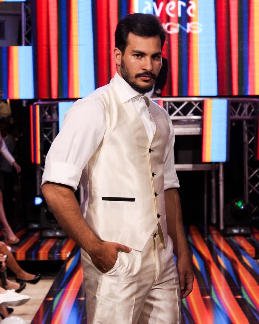 tolon_FM's tweet photo. • Desfile Tolón FASHION WEEK • 

@carlostavera talento venezolano presente en el #TolonFashionWeek 

#semanadelamoda  #fashionweek #modavzla #tbt #pasarela #model #style #fashion https://t.co/N4k0lXFkE3