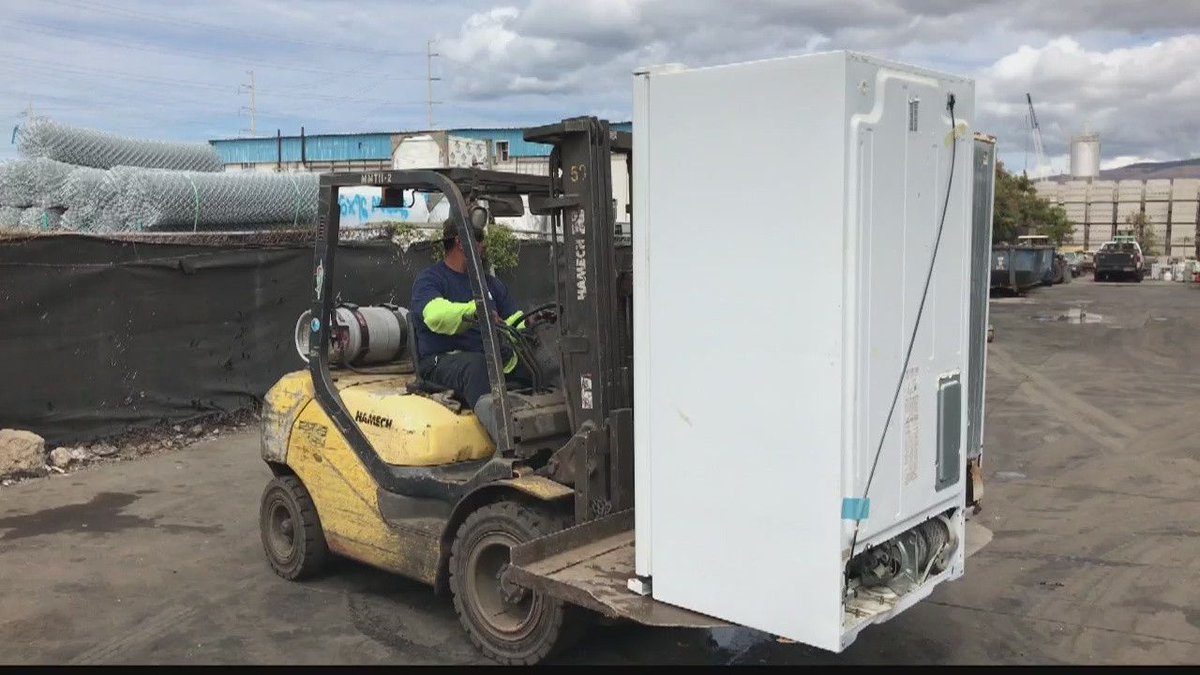 OwnDesignBuild's tweet image. Recycling refrigerators can turn your clunkers into cash.
buff.ly/2mGB06h
#Living808 #HawaiiEnergized