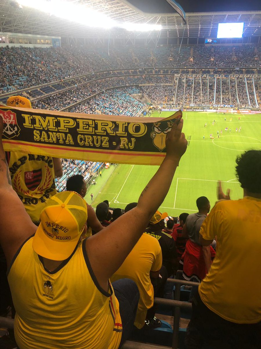 SantaImperio's tweet photo. Bonde de Santa Cruz sempre presente 🔴⚫💛 https://t.co/JJ1wkVoU6i