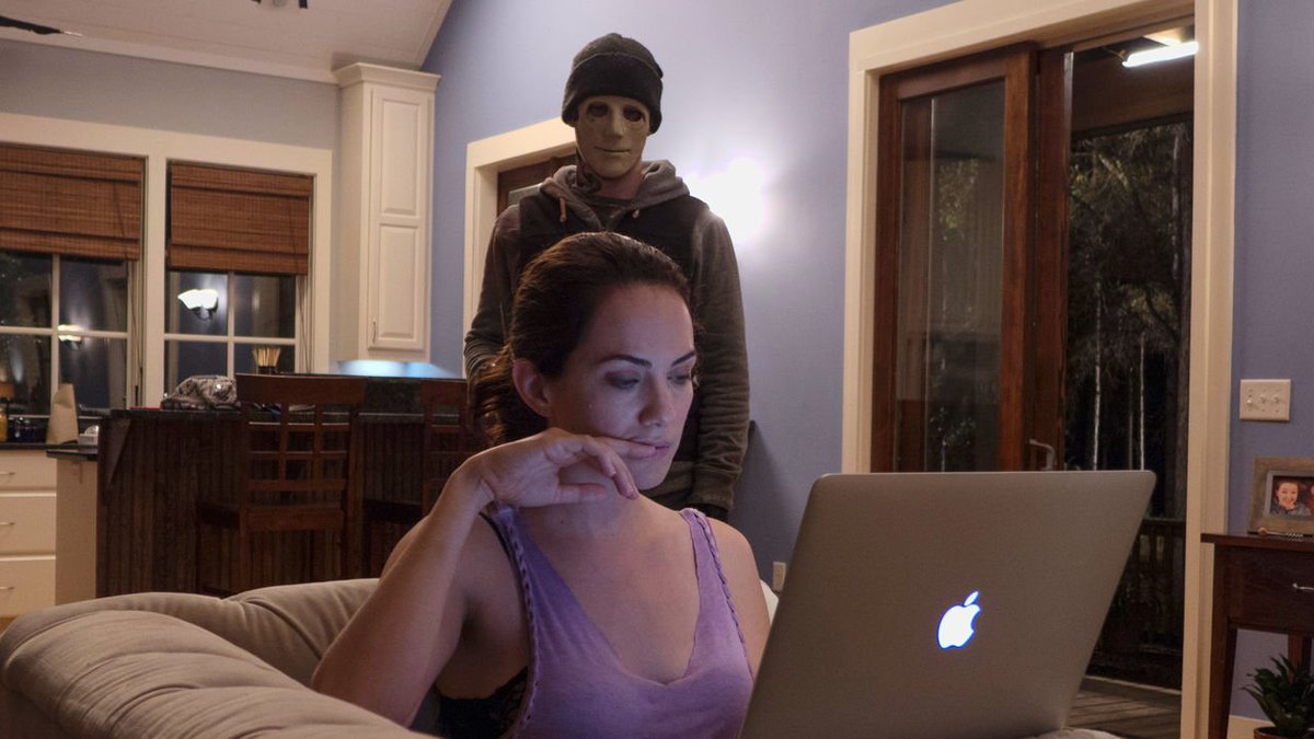 HUSH (2016) dir. Mike Flanaganslasher // a deaf woman becomes the target of a masked hunter in her isolated vacation home.