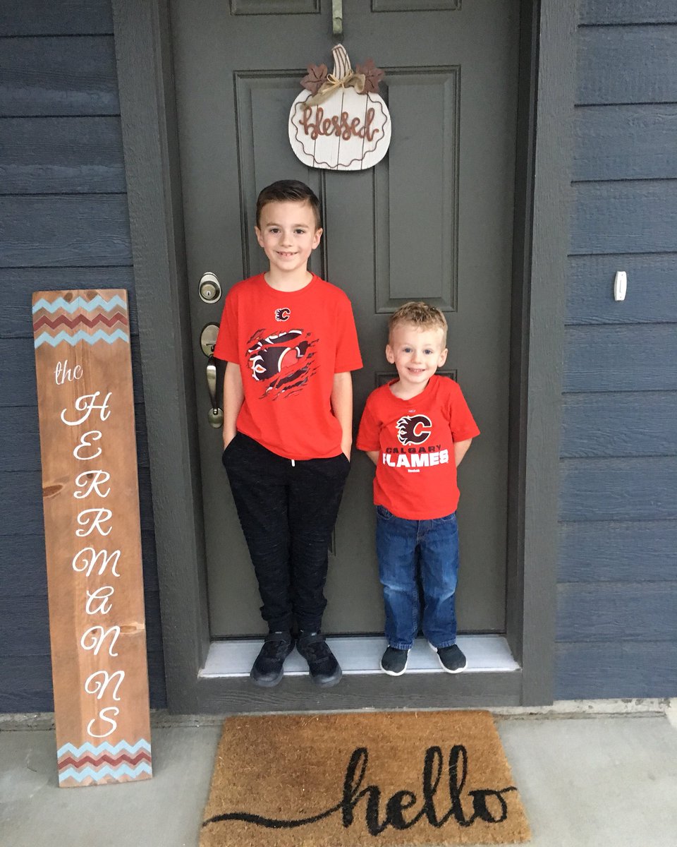 Go Flames Go!! Boys are ready to cheer on Uncle Derek!! 🔥❤️🏒#goflamesgo #cofred #gounclederek <a href="/NHLFlames/">Calgary Flames</a> <a href="/DerekAllenRyan/">Derek Ryan</a>