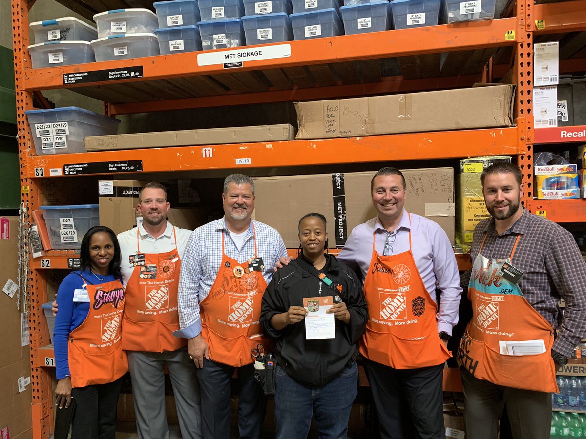 Great afternoon spent with <a href="/D20METteam/">D20 MET team</a> at 1003 Meadowview Ca handing out some well deserved homers for partnership and great day with Stacye our awesome MET Ops Senior Director