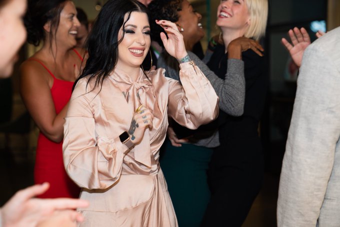 Last night was surreal. Thank you @founding ATX fam 🌱 https://t.co/6sX8xH1dzf<a class="tags" target="_blank" title="On Twitter" href="/?out=eyJ0eXAiOiJKV1QiLCJhbGciOiJIUzUxMiJ9.eyJpYXQiOjE3MjI5MjUxMzEsImlzcyI6InR3cG9ybnN0YXJzLmNvbSIsIm5iZiI6MTcyMjkyNTEzMSwiZXhwIjoxNzU0NDYxMTMxLCJyZWRpcmVjdF91cmwiOiJodHRwczovL3R3aXR0ZXIuY29tL2ZvdW5kaW5nIn0.PRPaTsndrXs6hgQOZ-YI-z5tcFgQ-UHH3lx9H2RRBlgSFm-ouHiRikeNpQZXc7eQJBiUSpZC20KYSD-ZndOjbQ">@founding</a><a href="/tag/android"class="tags"><span>#android</span></a>